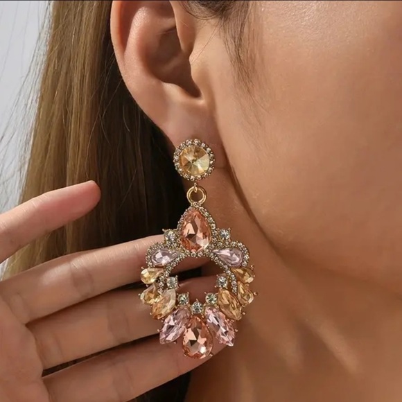 Gold Pink Chandelier Multi Color Crystal Rhinestone Statement Drop Earrings NWT - Picture 1 of 7